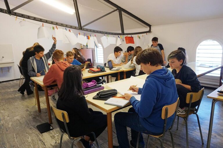 Aula de alumnos en España. Foto: ©Monmar Comunicació/ Wikimedia.
