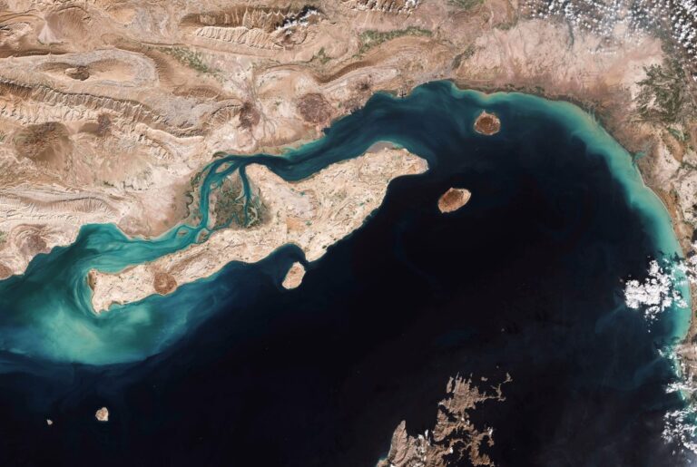 Estrecho de Ormuz, vista aérea. Foto: ©European Space Agency/ Wikimedia Commons.