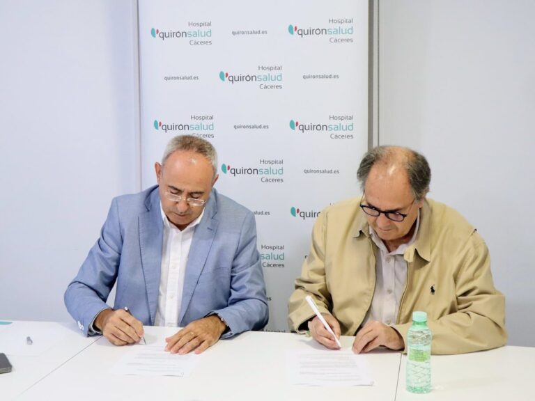 El Hospital Quirónsalud Cáceres y el Cáceres Patrimonio de la Humanidad renuevan su acuerdo de colaboración.