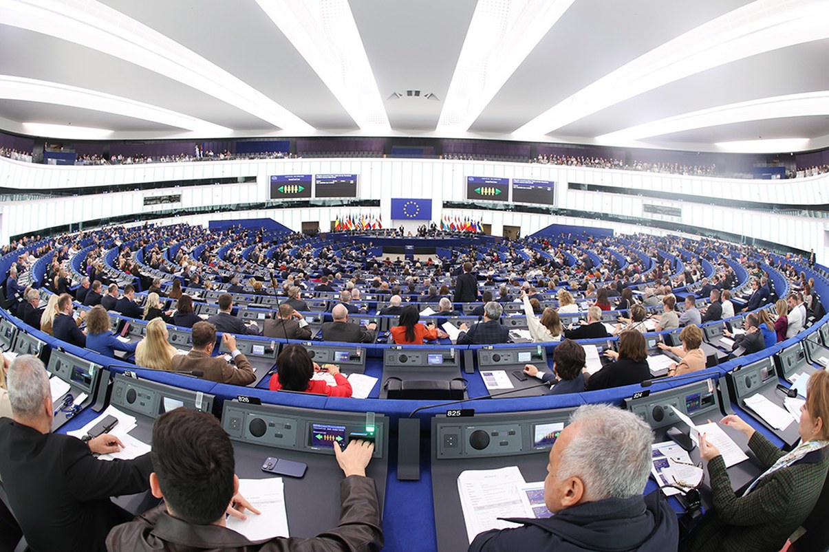 Roberta Metsola en el hemiciclo del Parlamento Europeo
