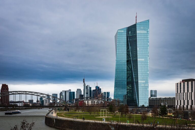 Sede del Banco Central Europeo, en Fráncfort. Foto: ©Norbert Nagel/ Wikimedia Commons (CC BY-SA 4.0).